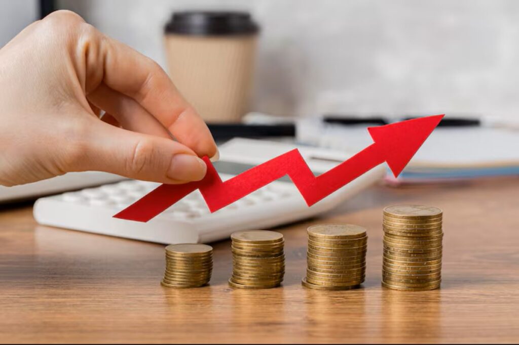Representação visual de crescimento financeiro com pilhas de moedas e seta ascendente