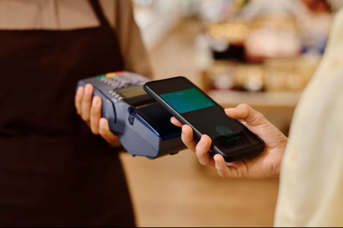 Pagamento por aproximação no celular para compras em lojas físicas e online